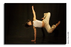 The dancer income, photo by Elazar Harel, 286