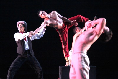 The Limón Dance Company: Daniel Fetecua and other dancers