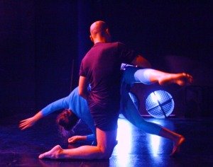 Dance Pictures: Contemporary dancers performing ‘El Menu’ by Maria Naranjo, 2009